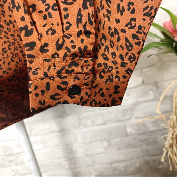 BISHOP + YOUNG Denali Leopard Print Long Sleeve Blouse Size Large - Picture 10 of 16